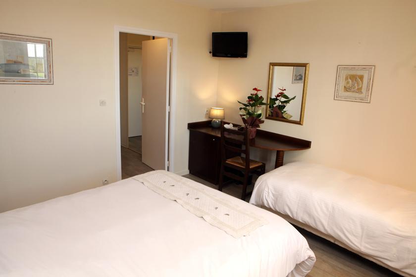 Hôtel Les Nymphéas Chaufour-les-Bonnieres Quarto foto